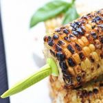 Острая кукуруза на гриле Острая кукуруза на гриле