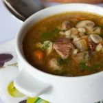 Суп из говядины с грибами и перловкой