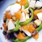 Салат из грибов с яблоком и мандарином