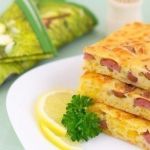 Пирог с сыром и сосисками