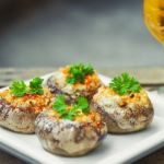 Шампиньоны, фаршированные творогом Шампиньоны, фаршированные творогом