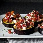 Запеченные баклажаны с сыром и помидорами Запеченные баклажаны с сыром и помидорами