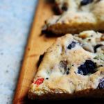Фокачча с оливками и розмарином Фокачча с оливками и розмарином