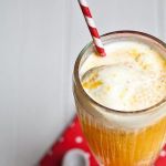 Апельсиново-ананасовый коктейль с мороженым